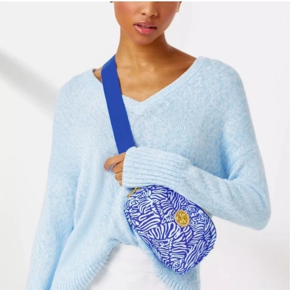 Lilly Pulitzer Jeanie Belt Bag Women OS Blue White NWT Zebra Print Fanny Pack - Picture 2 of 10